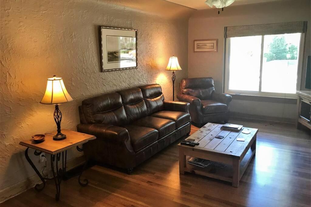 Charming Remodeled Golf Course Area Home Колорадо Спрингс Екстериор снимка